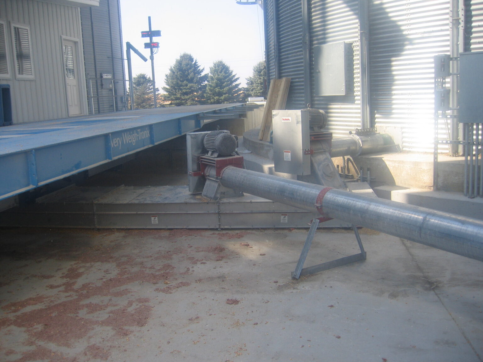 Shallow Double Drive Over (SDDO) receiving pit - Sudenga Industries Inc.