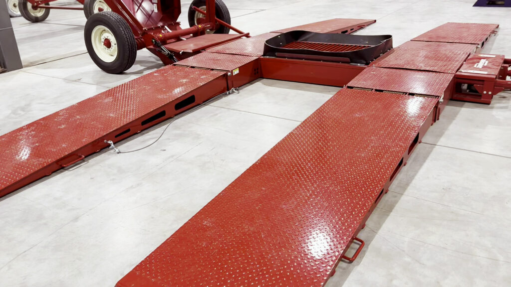 A look at the long ramps featured on this piece of grain handling equipment