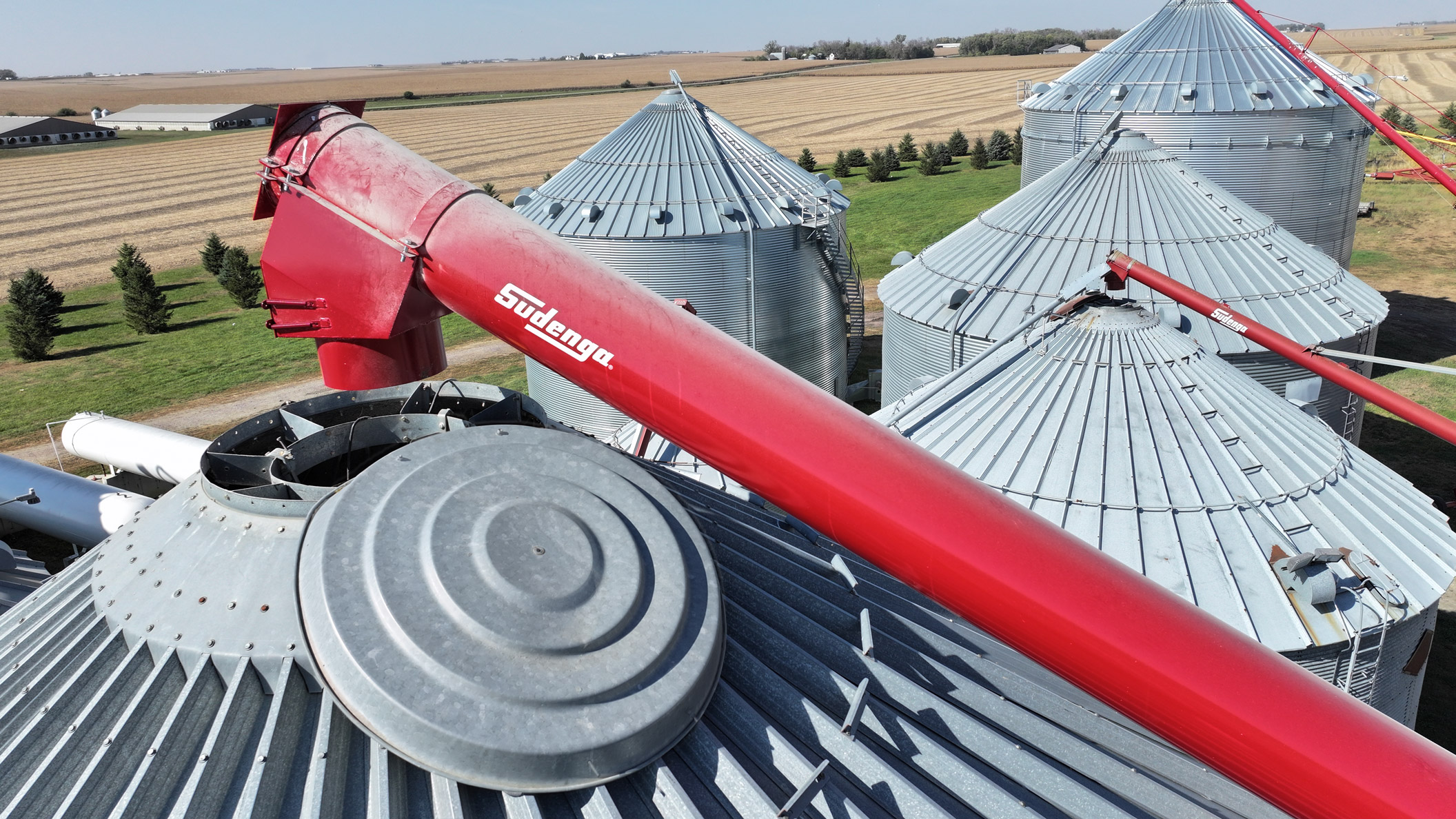 Sudenga HOSS auger loading a grain bin